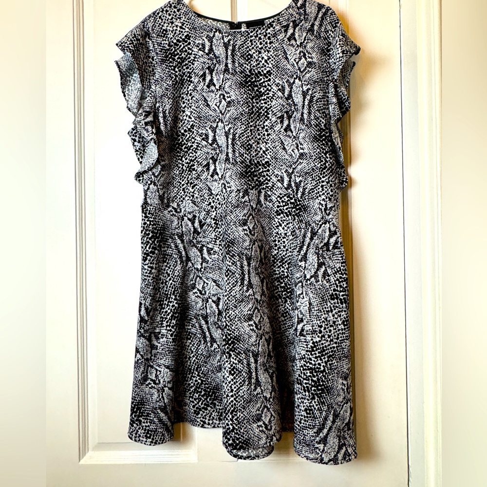 Black and white snakeskin print dress, size XXL